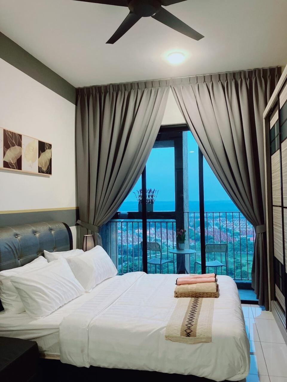 Quiet Scenic High Floor Parkview At Skytrees, 1-3 Pax * Johor Bahru